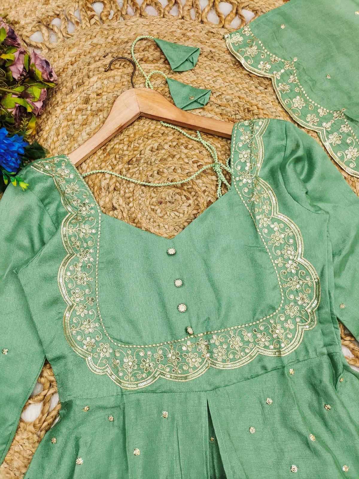 Vichithra gown