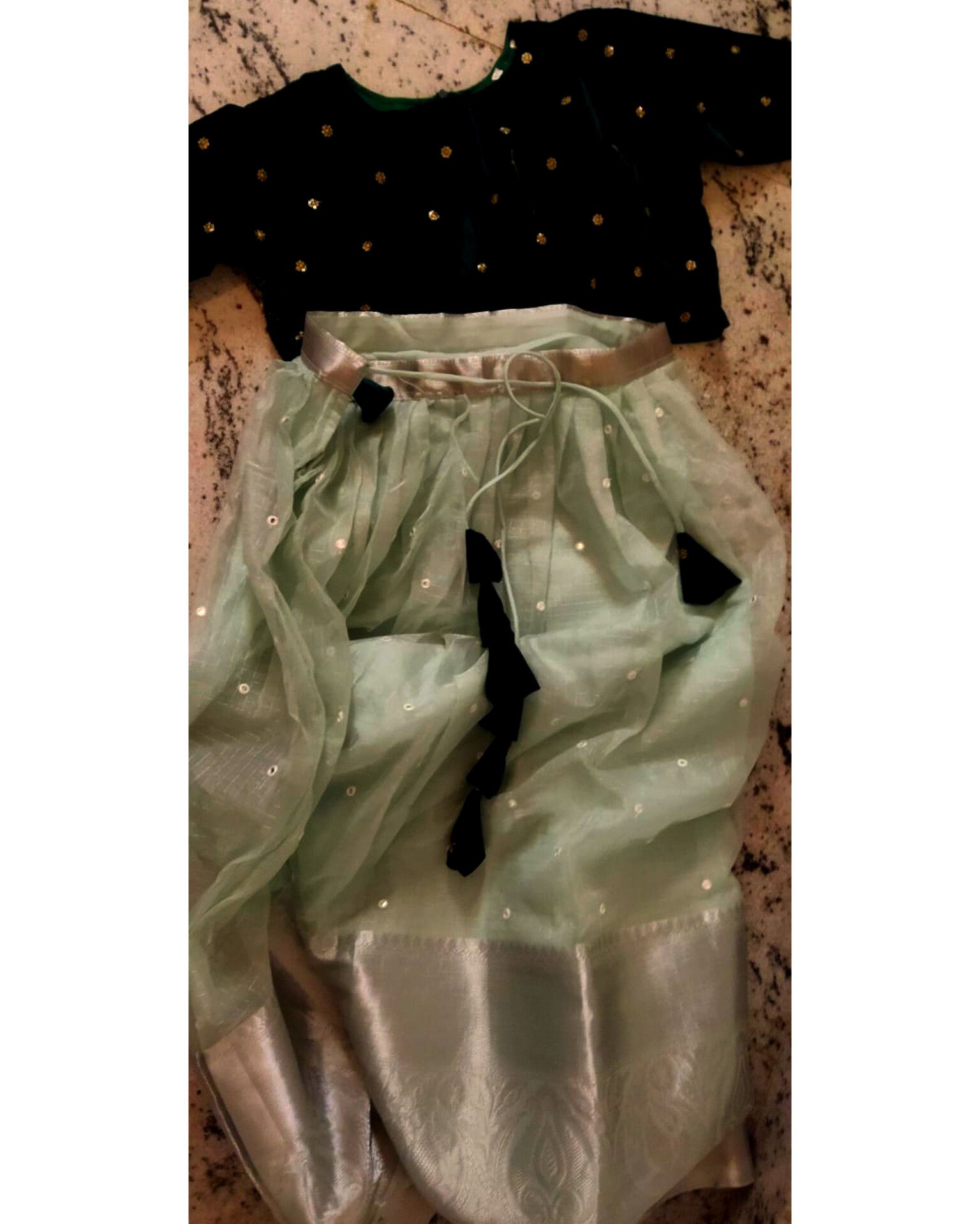 A Velvet outfit photo review