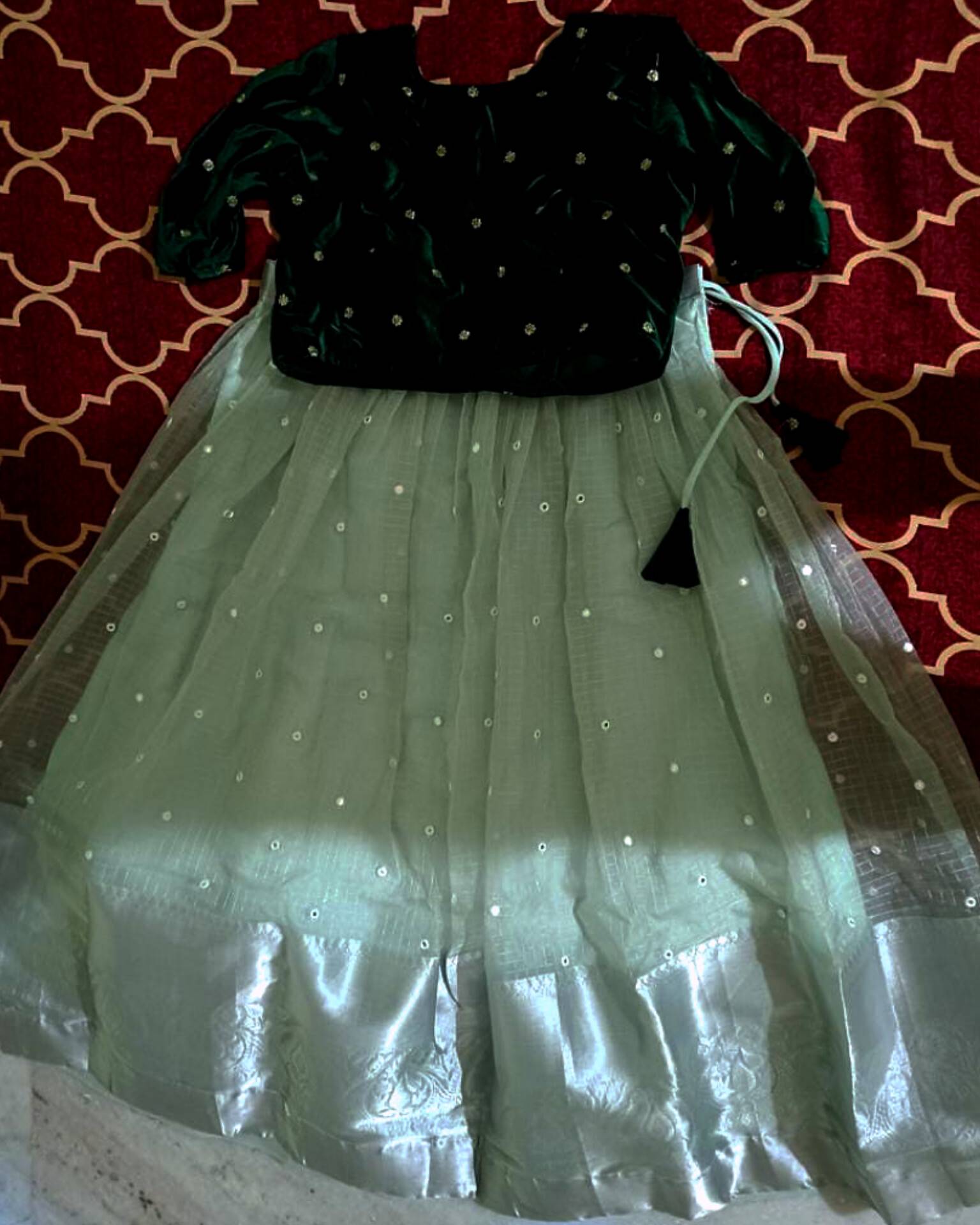 A Velvet outfit photo review